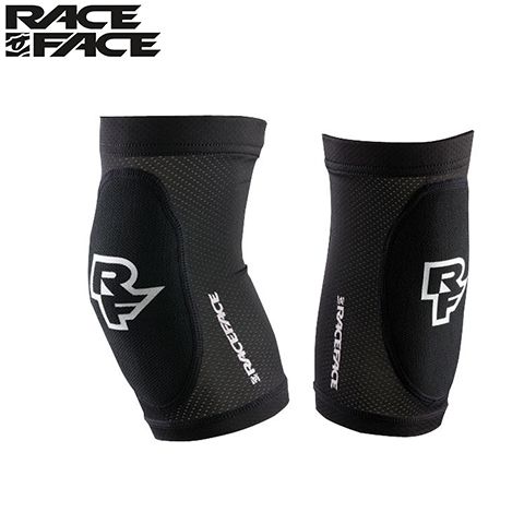 BA405003 - Захист ліктя CHARGE ARM BLACK M